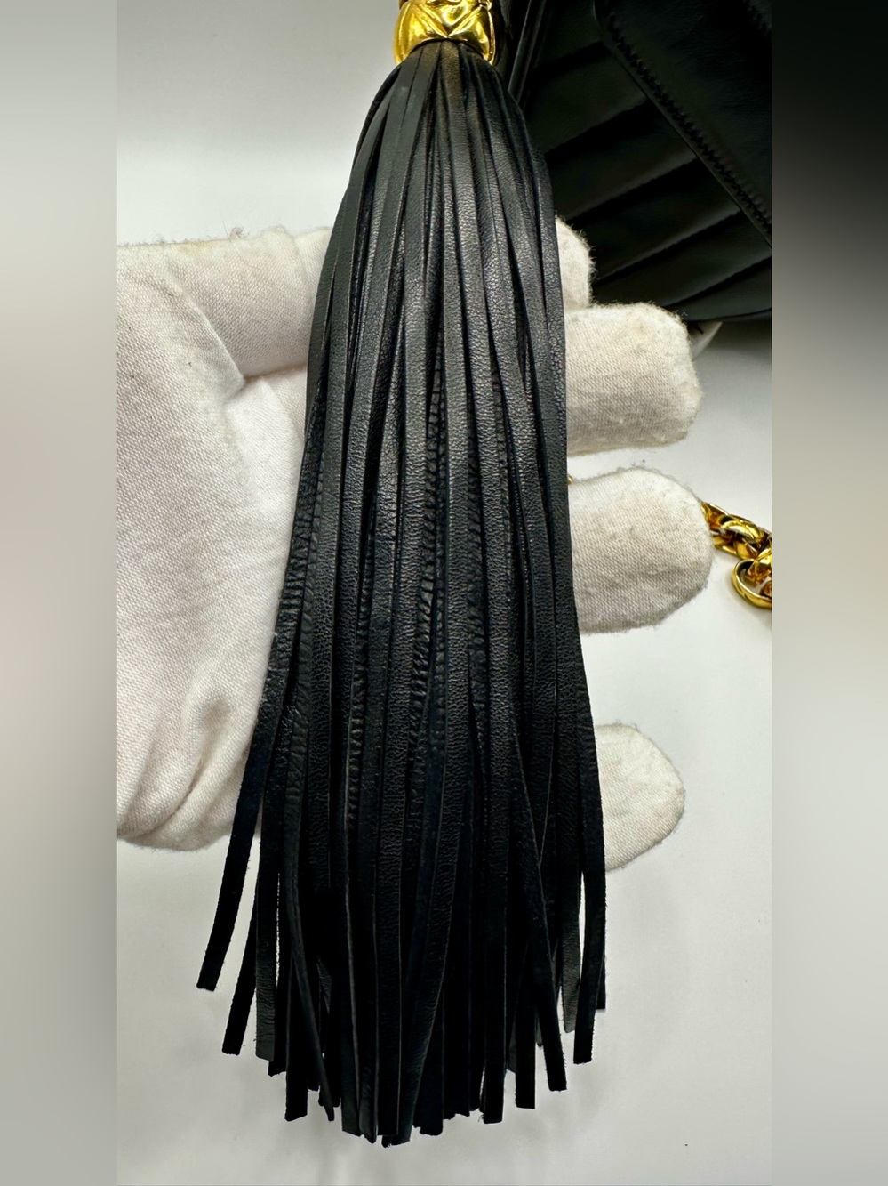 CHANEL Vintage Black Quilted Leather Crossbody with 24K Gold CC and Tassel - Picture 4 of 13